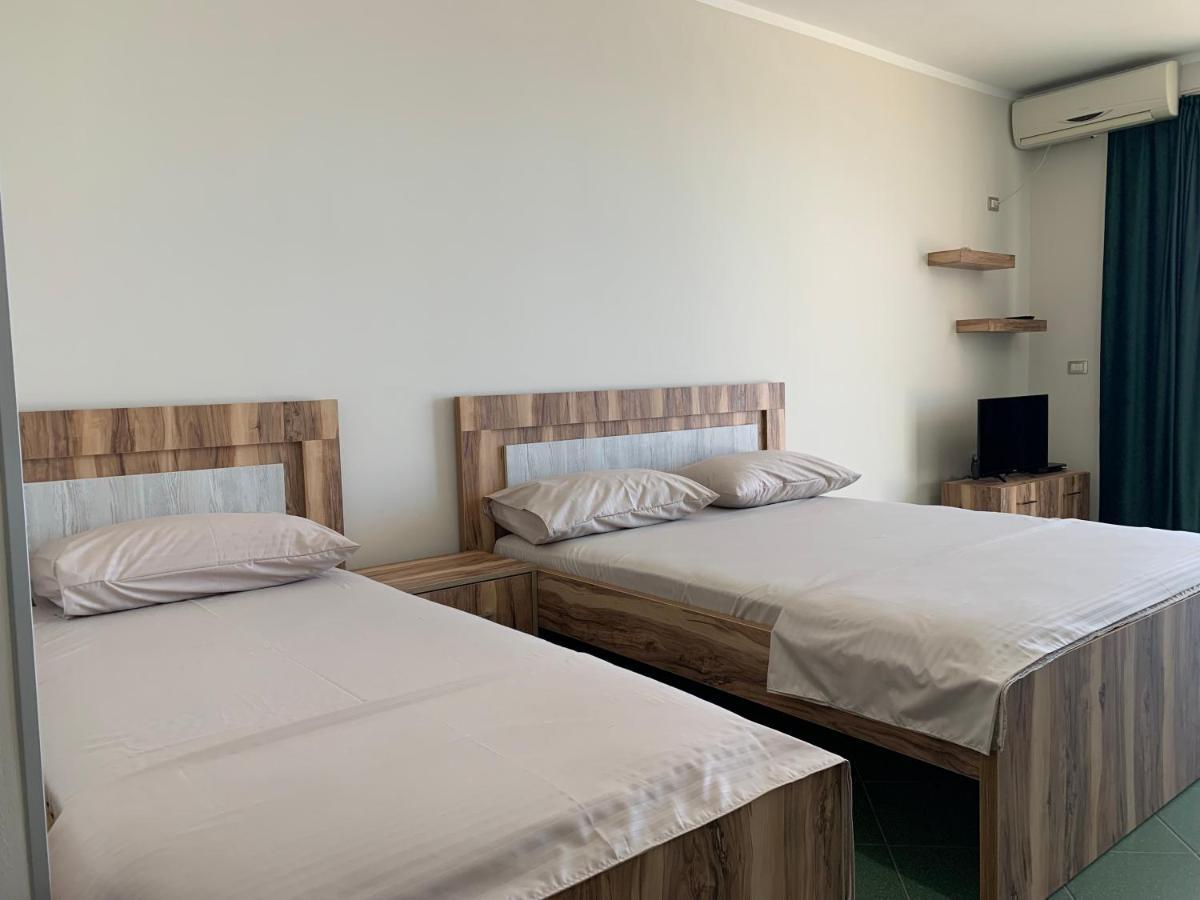 Eri Apartments 4 Shëngjin Kültér fotó